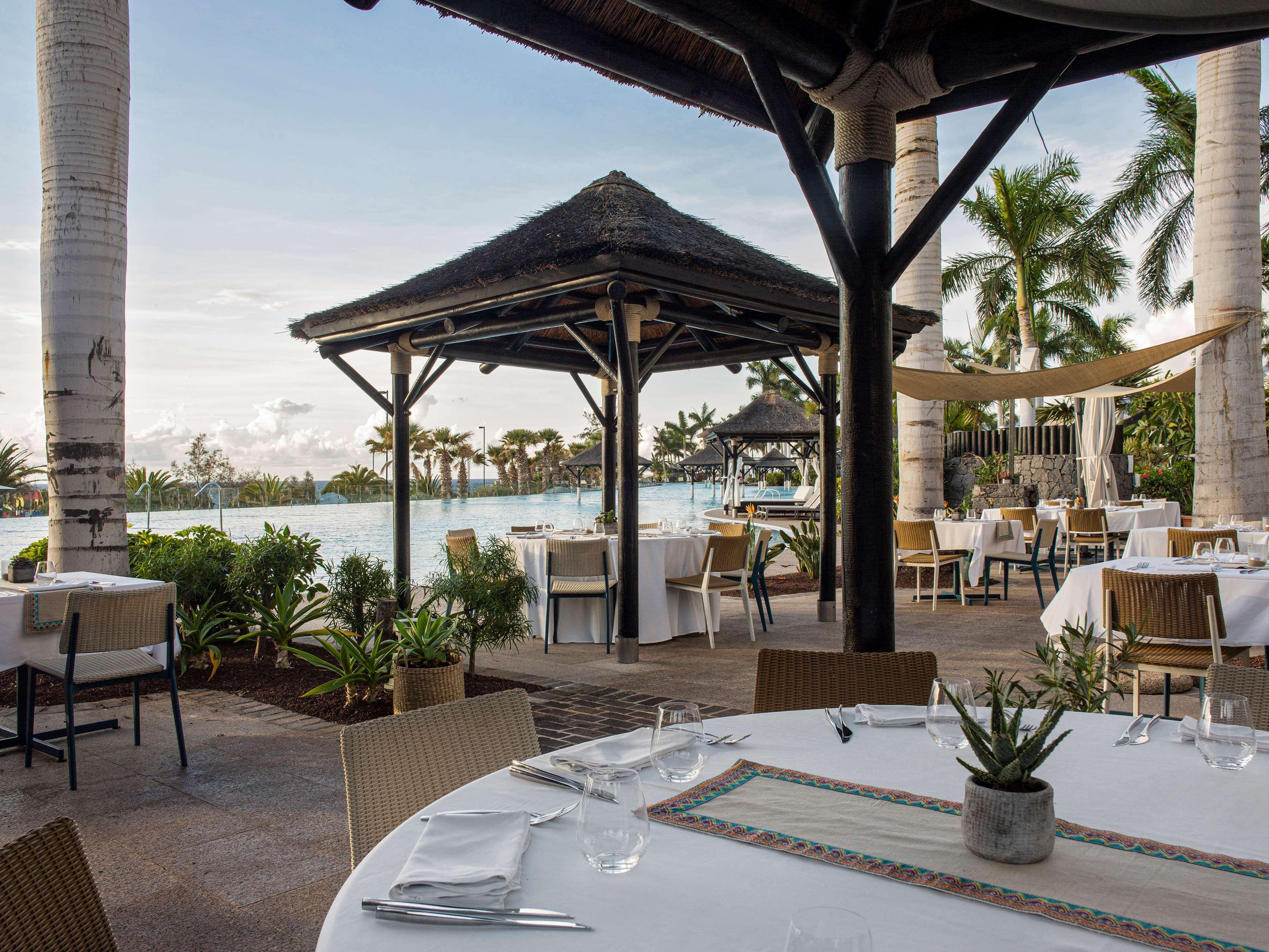 Gran Melia Palacio De Isora Resort & Spa Alcalá la Real Екстериор снимка The Beach Club at Atlantis Paradise Island